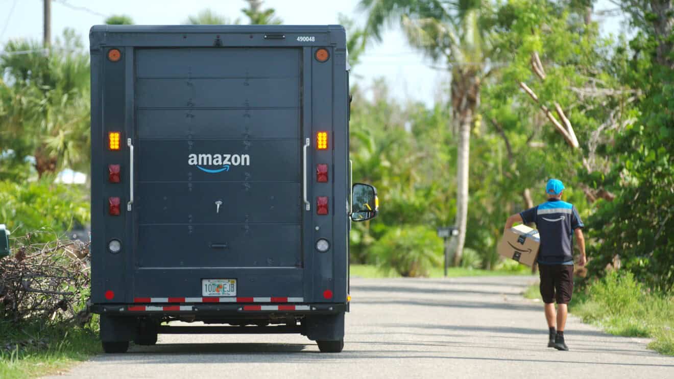 Wie Amazon in die entlegensten Regionen der Welt liefert: Sanibel Island nach Hurrikan Ian, USA
