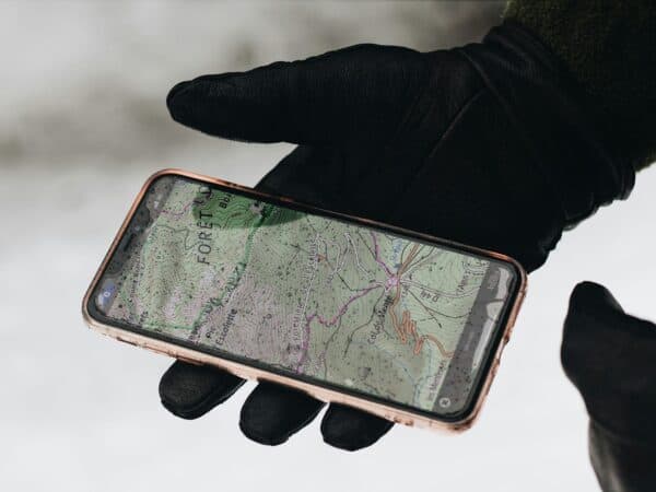 Sicherheit vs. Kontrolle: Was ist Geofencing und wann ist es sinnvoll?